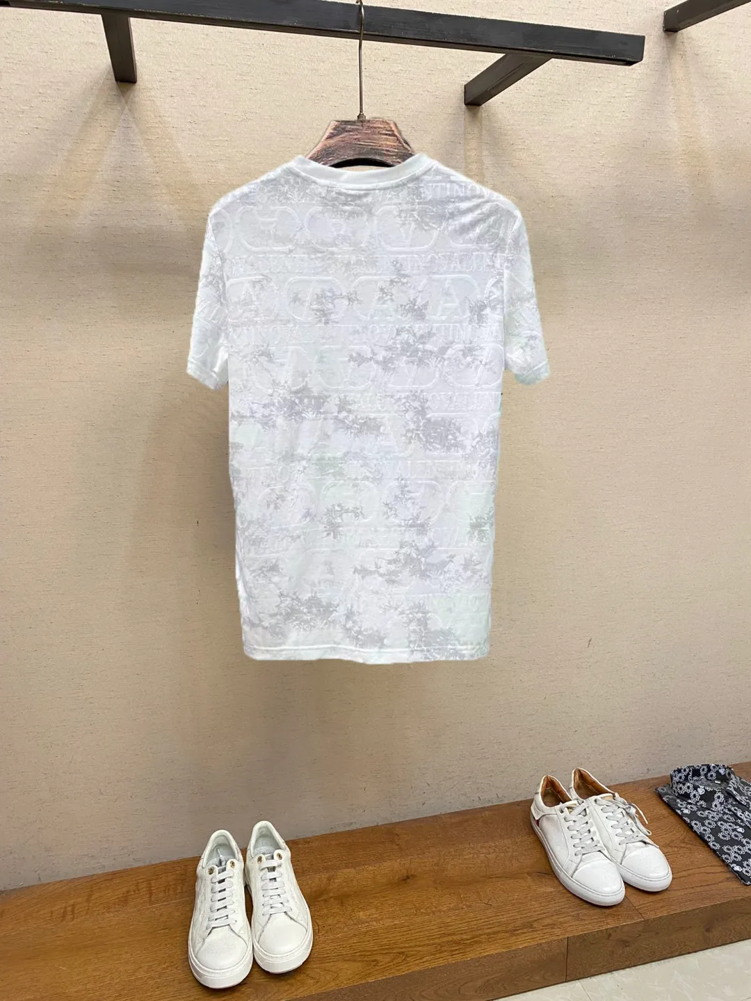 VLTN SS T （3 ） + ， ， ， ， ， T。 ， ， ， 。 ， ， ， ， ！ ， ！ ， ， ， ， ， T T 、 ！ ！ 、 、 T， ， ， ， ！ ， ， ， . , , SS . ：White Black Sizes：M L XL 2XL 3XL